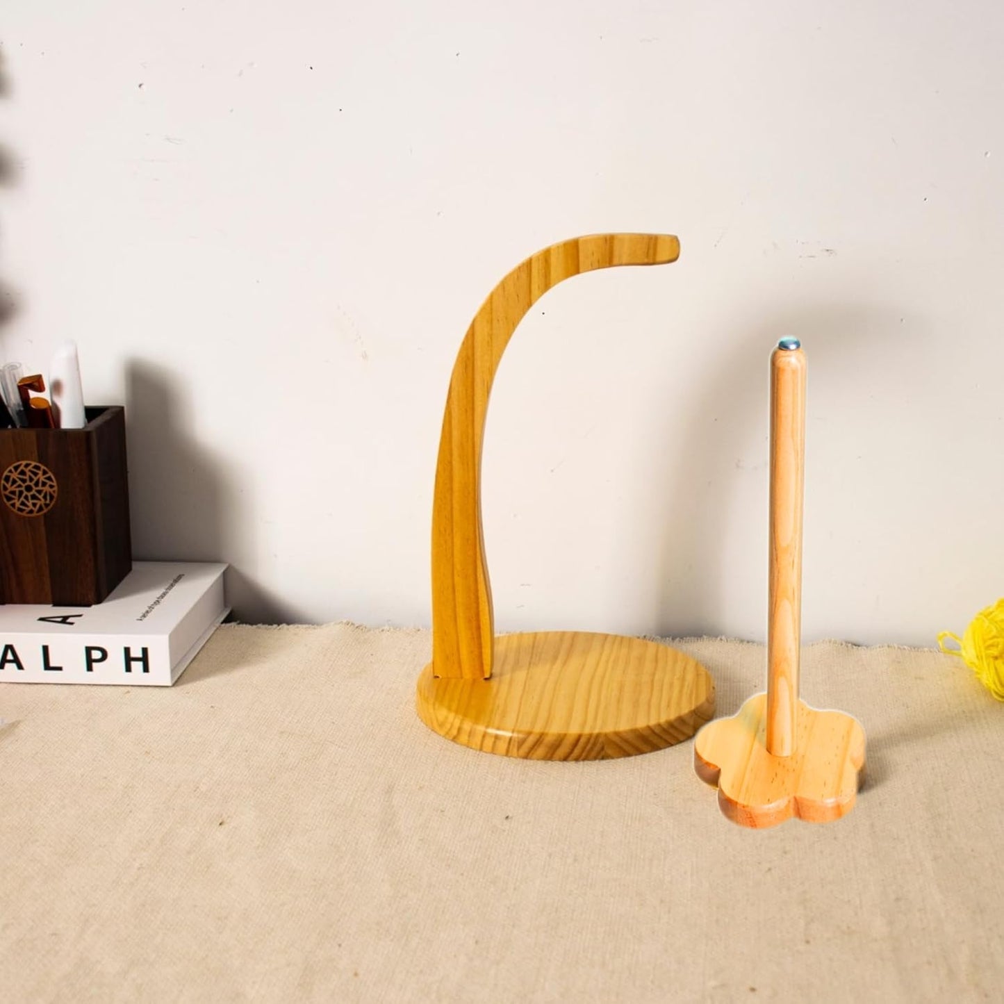 Wooden Flower Yarn Holder Stand – Rotating Crochet Yarn Organizer for Knitting and Crafting